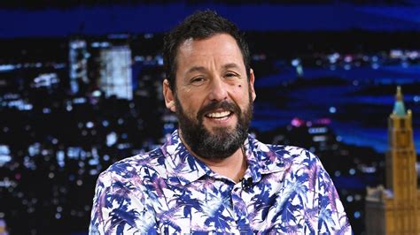 Adam Sandler Had a Mishap at a Nude Beach Involving a。